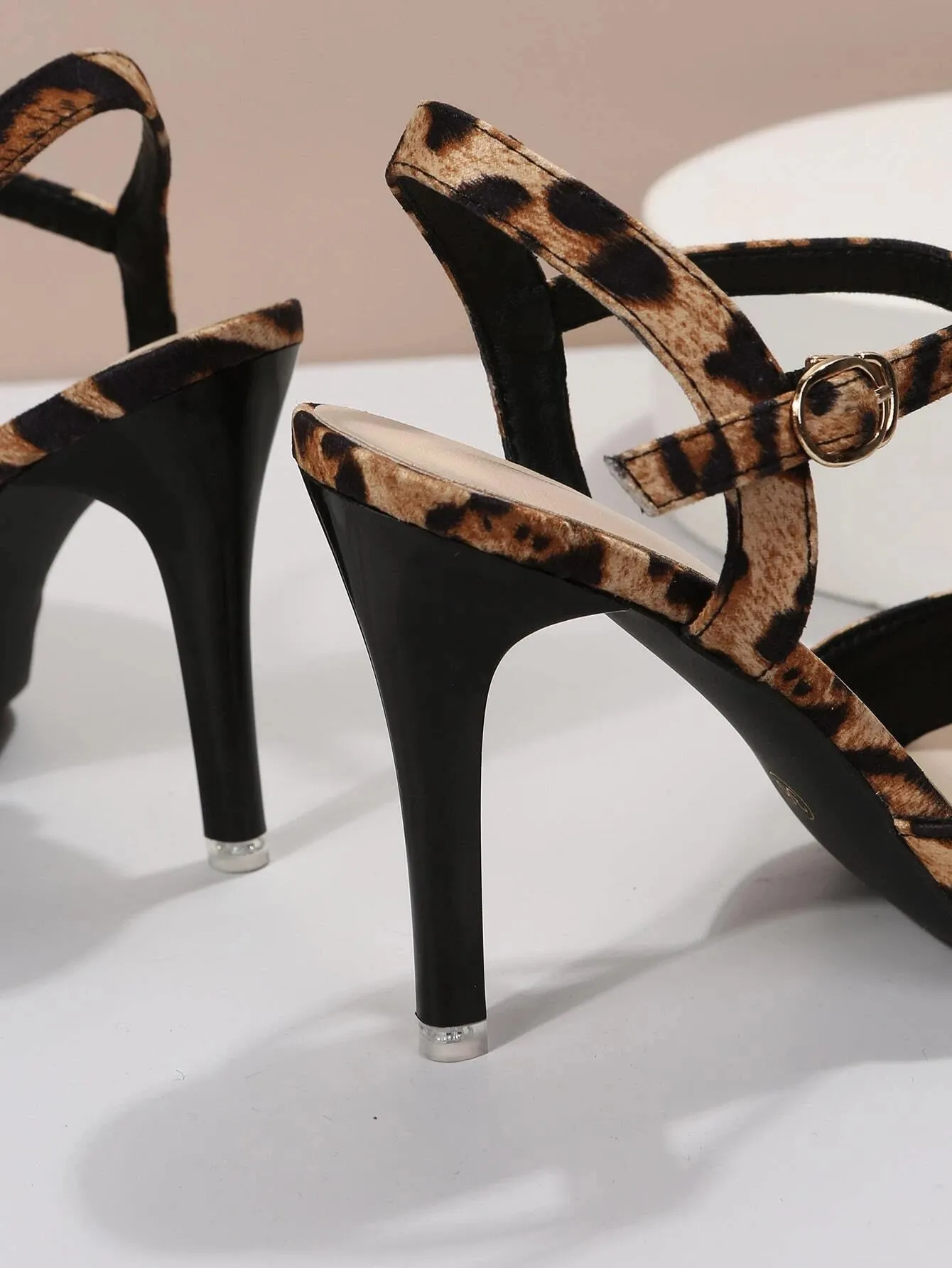 2024 New Arrival Fashionable Versatile Thin Heel High Heels French Breeze Sandals For Women
