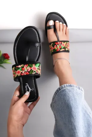 Brauch Women's Black Thumb Floral Flats