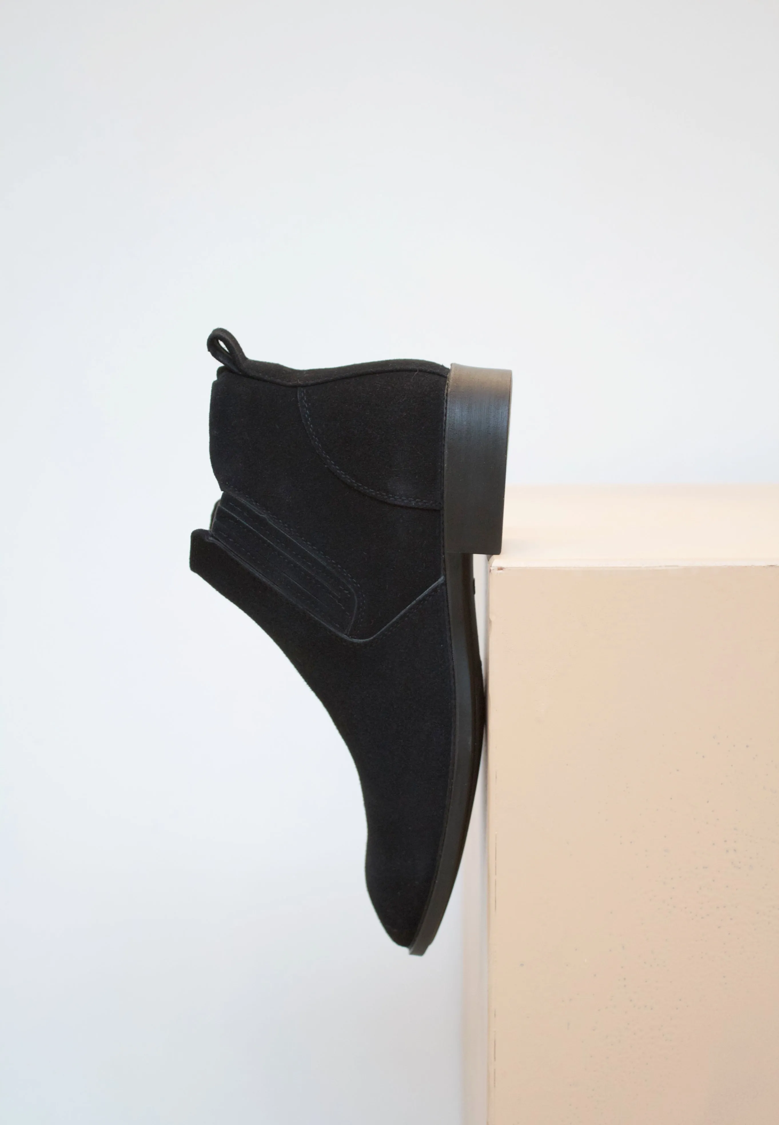 LEXUS Unisex Black Chelsea Boots