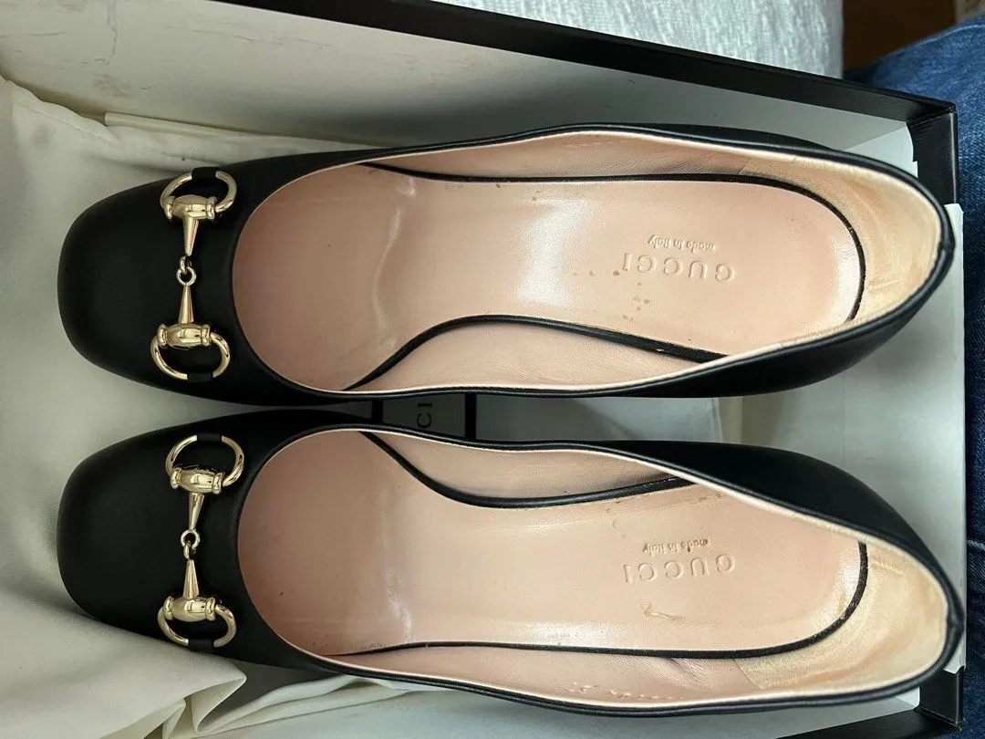 <b>GUCCI</B> <BR>Horsebit Pumps 37