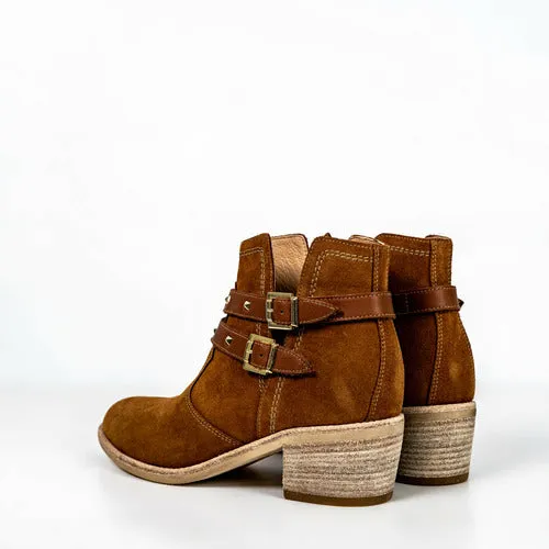 NeroGiardini Tan Ankle Boots