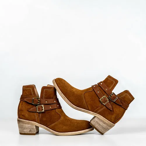 NeroGiardini Tan Ankle Boots