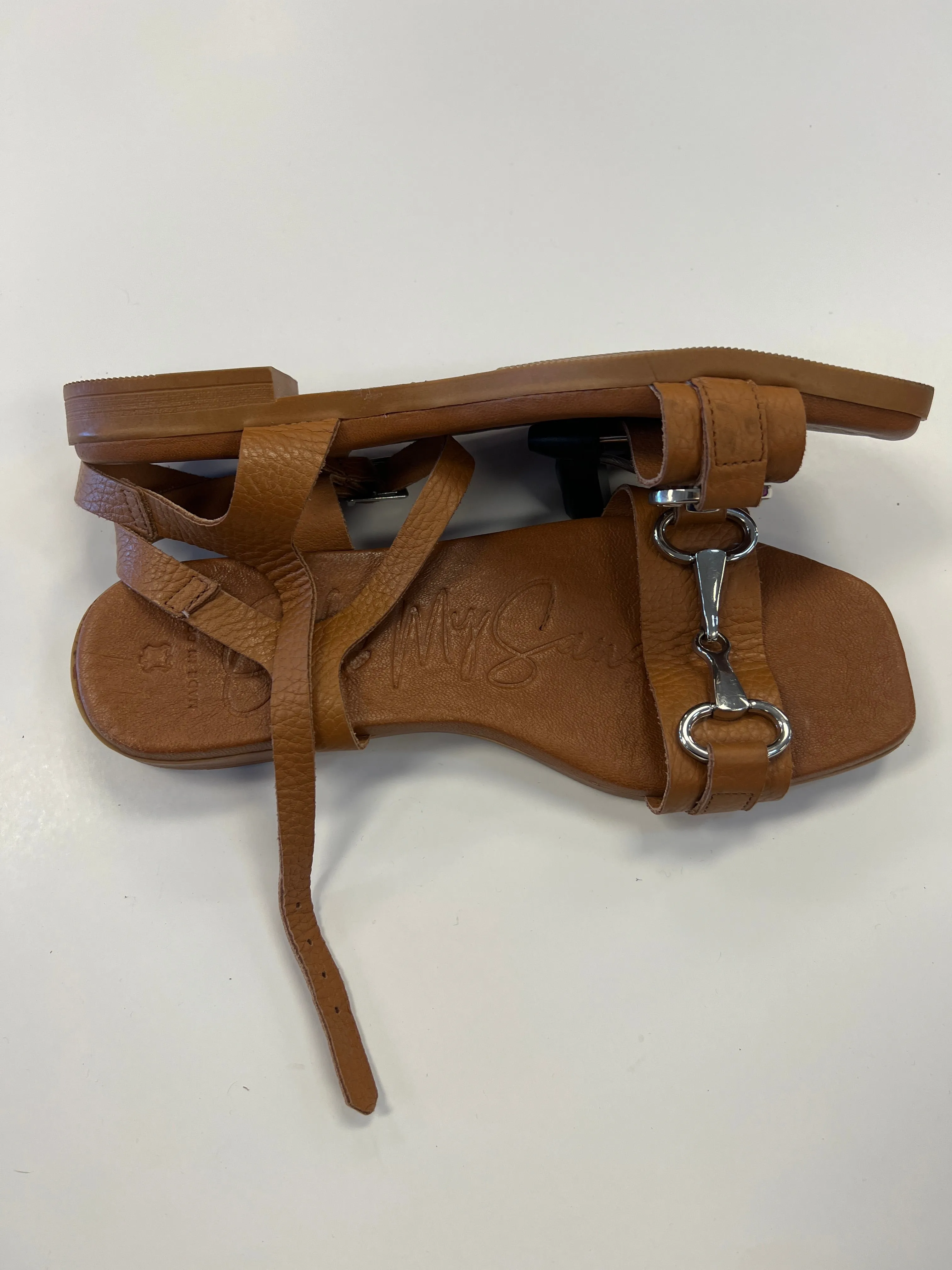 Sandals Flats By Clothes Mentor  Size: 6.5