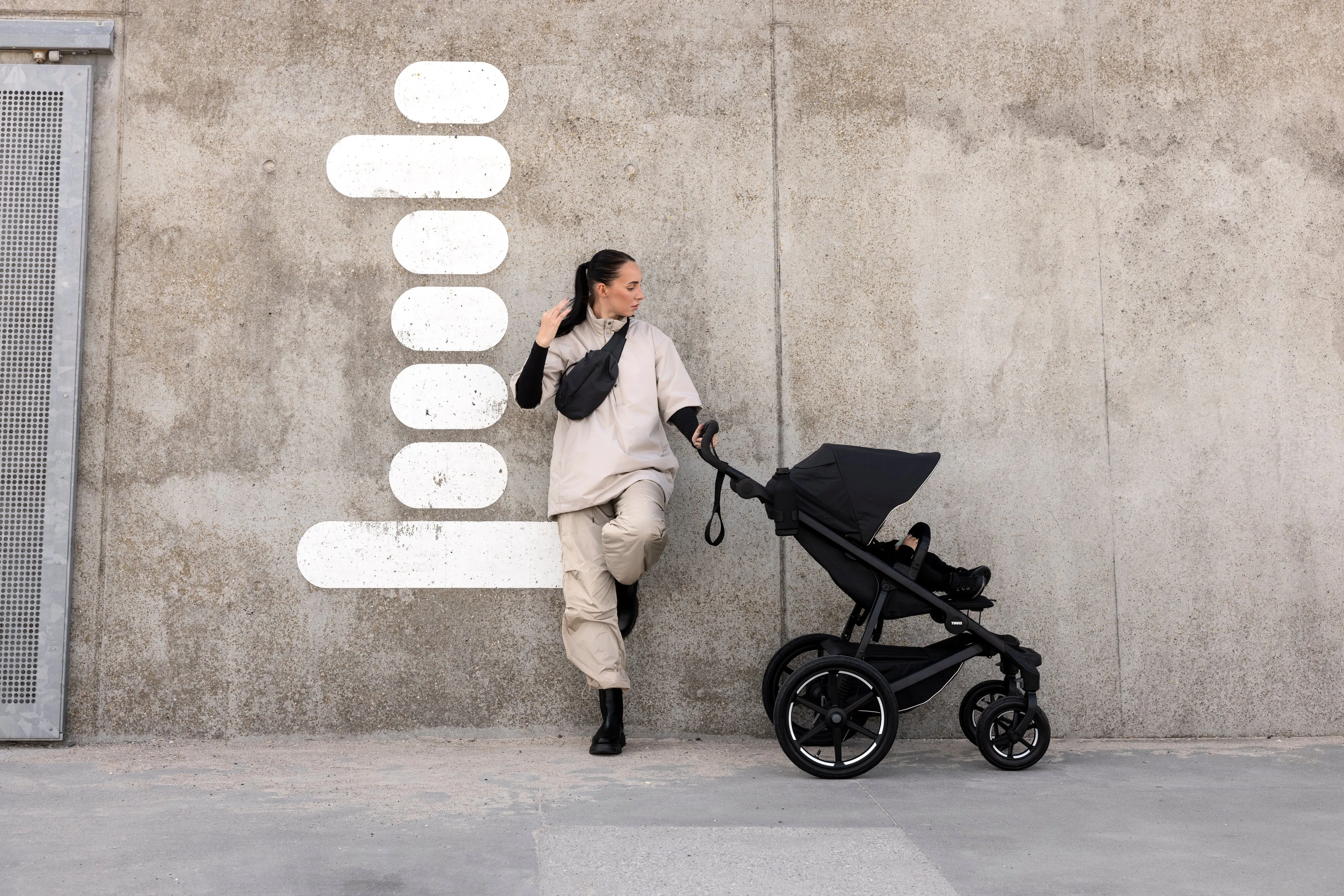 Thule Urban Glide 4-Wheel Essentials Bundle