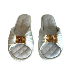 White Logo Sandals - 7