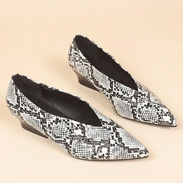 Women's Fashionable Pointed Toe Slip-On Block Heel Pumps 28448266S