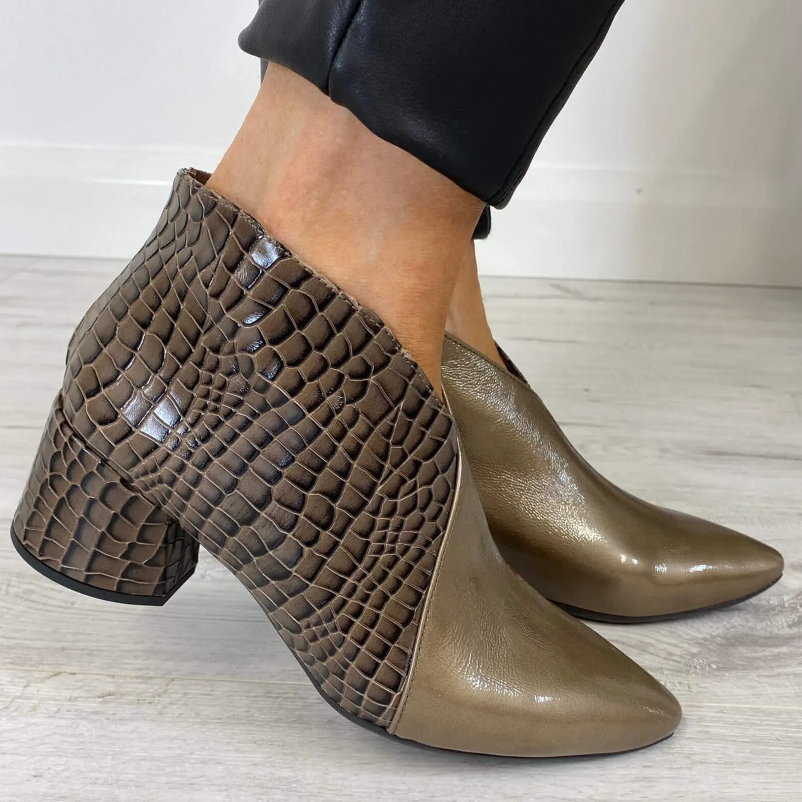 Wonders Taupe Patent Leather Shoe Boots
